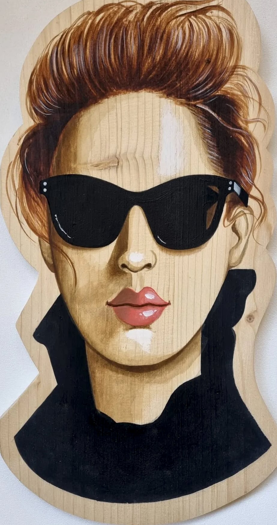Portrait sur bois n° 11, bois découpé et peint à la main, par Laure C.