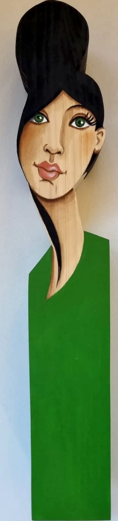 Statuette n° 5, bois découpé et peint à la main, par Laure C.