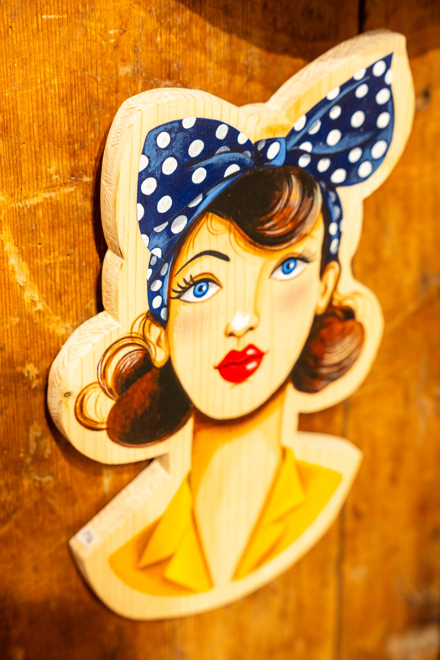 Portraits sur bois, pièces peintes à la main par Laure C.