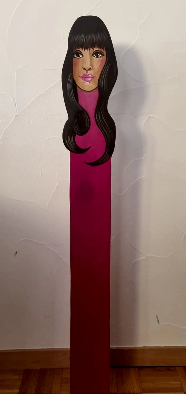 Statuette n° 1, bois découpé et peint à la main, par Laure C.