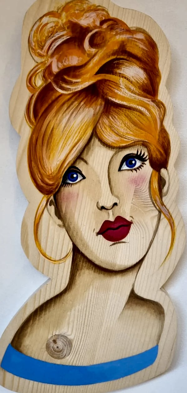Portrait sur bois n° 6, bois découpé et peint à la main, par Laure C.
