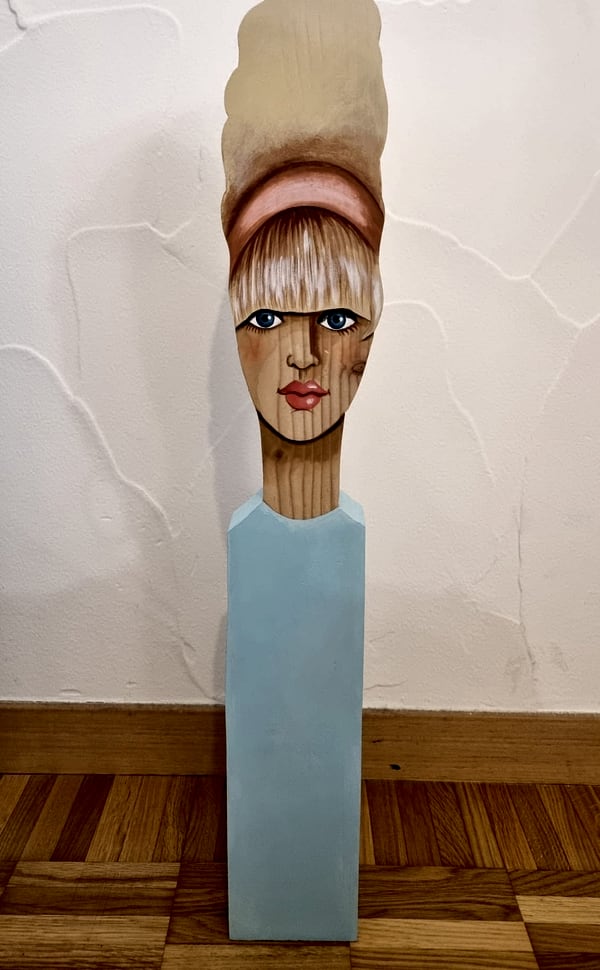 Statuette 2026 n° 5, bois découpé et peint à la main, par Laure C.