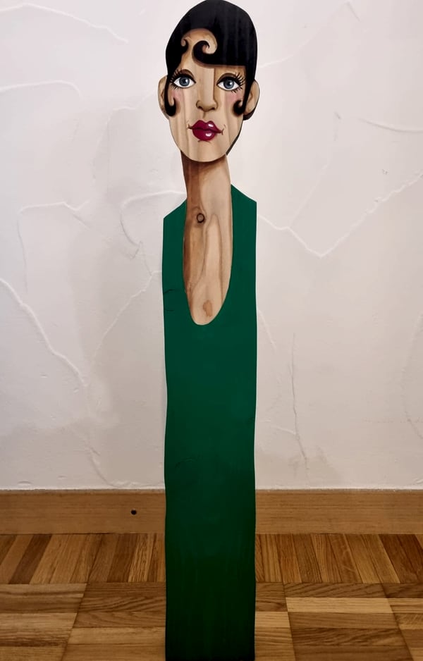 Statuette 2026 n° 9, bois découpé et peint à la main, par Laure C.